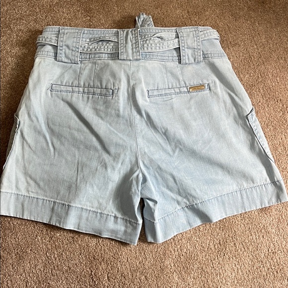 WHBM Jean The 5" Short Size 0 with tie White House Black Market Light wash - Picture 2 of 11